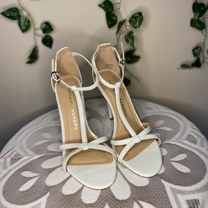 Chinese Laundry heels US size 7M